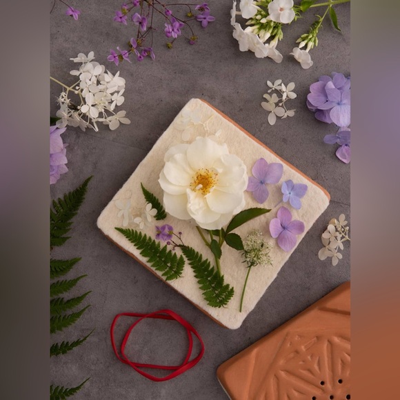 Gardener's Supply Company Microwave Flower Press Kit - Terracotta Tiles 4lb box - Picture 8 of 8